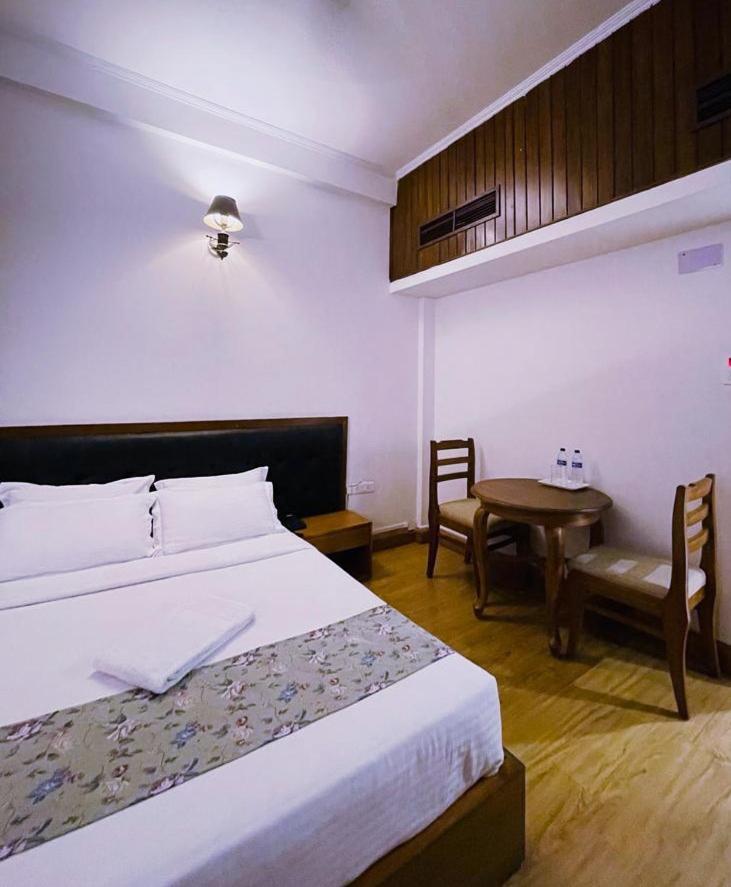 Hotel Tragopan Dimāpur Zewnętrze zdjęcie